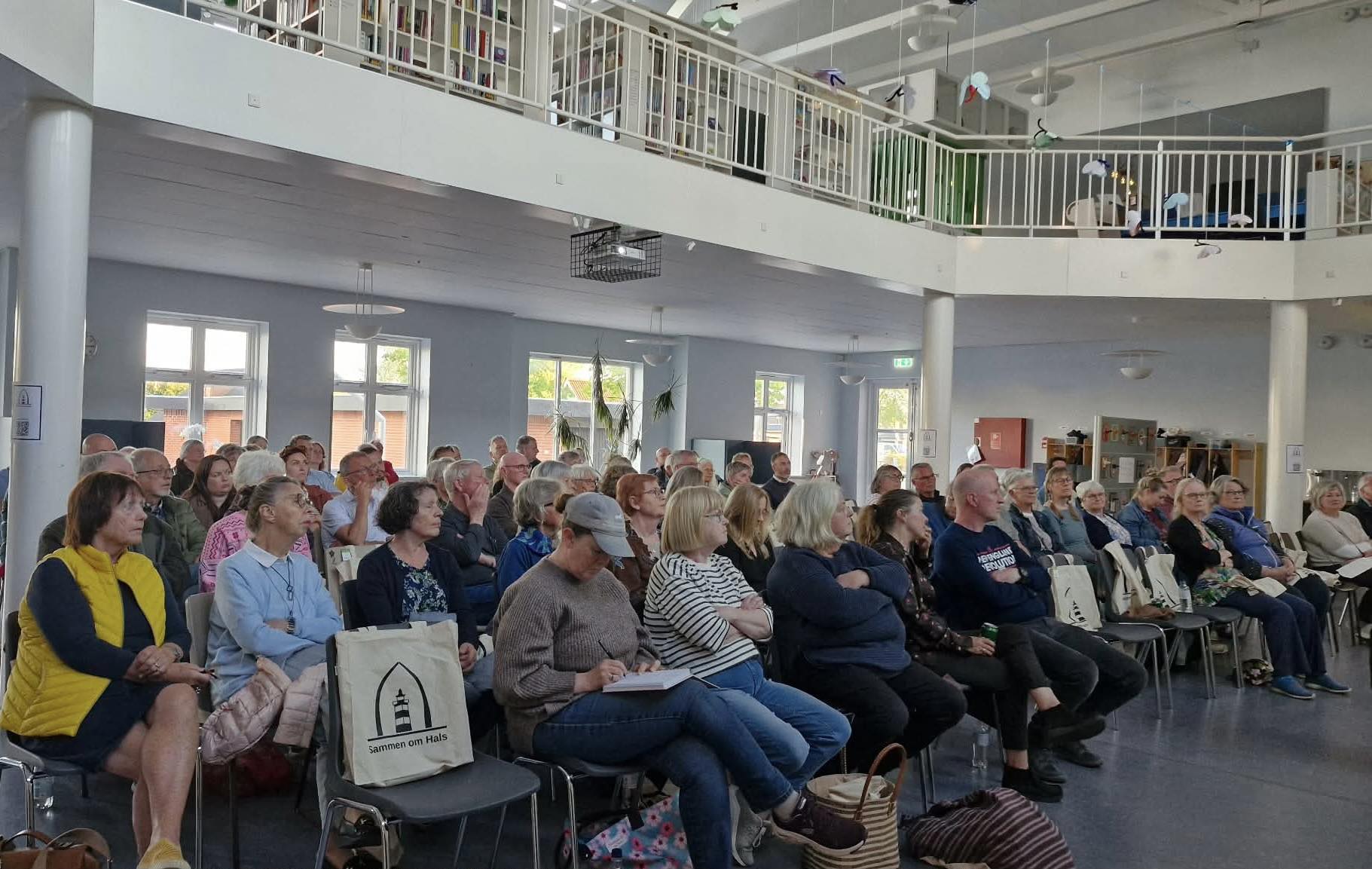 Over 100 personer samlet til præsentationen af Sammen om Hals